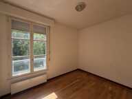 A LOUER - APPARTEMENT DE 5 PIECES AVEC DOUBLE GARAGE - CENTRE VILLE DE CHARTRES — photo 3