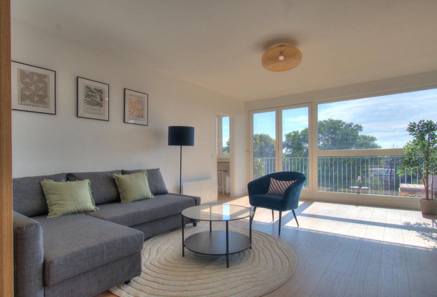 Appartement T3 de 85 m² avec garage, cave et parc privatif — photo 1
