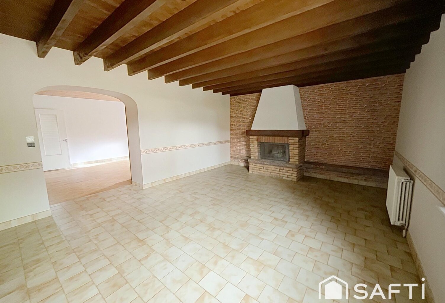 Grande maison d'un hameau calme de Polliat — photo 1