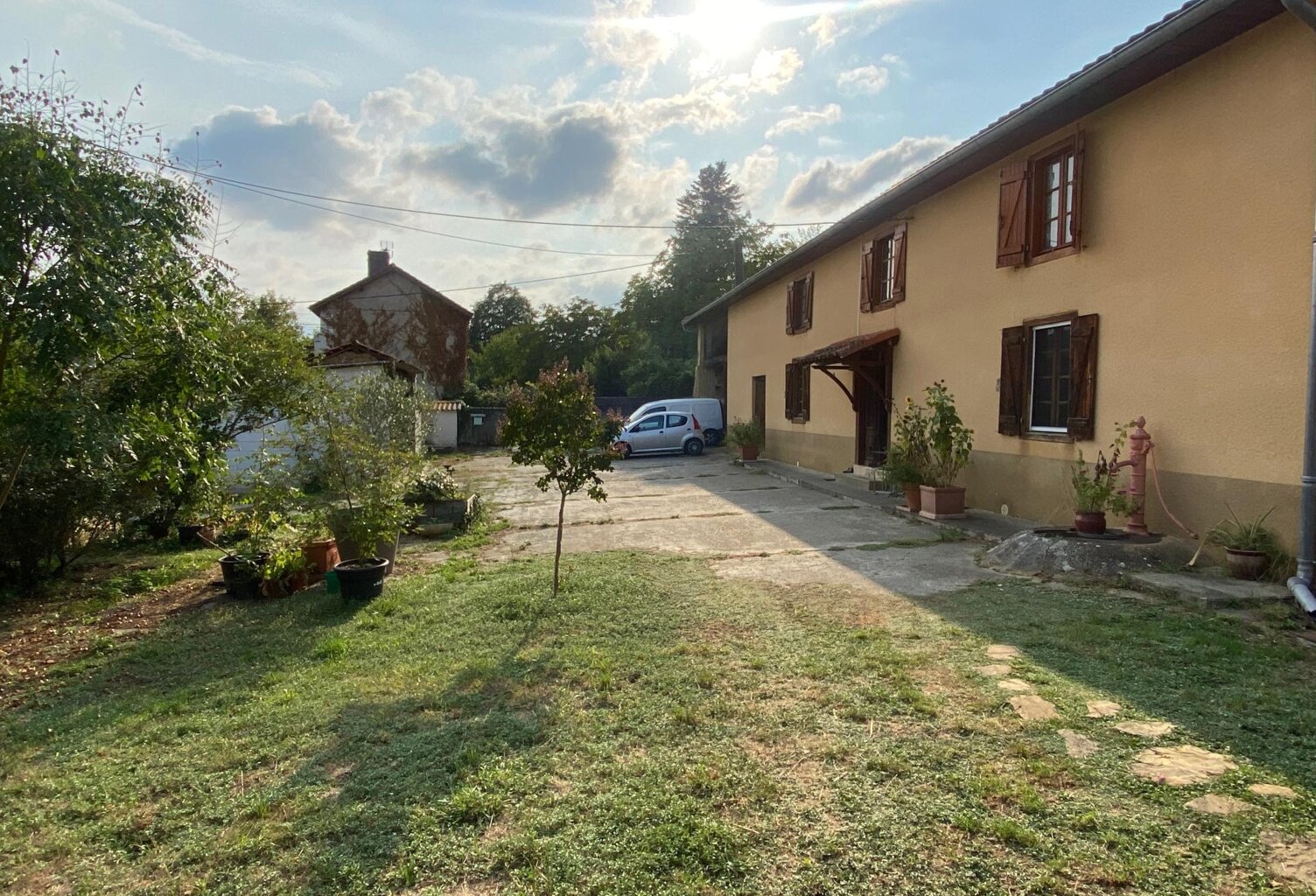 Commingeoise avec hangar agricole — photo 1