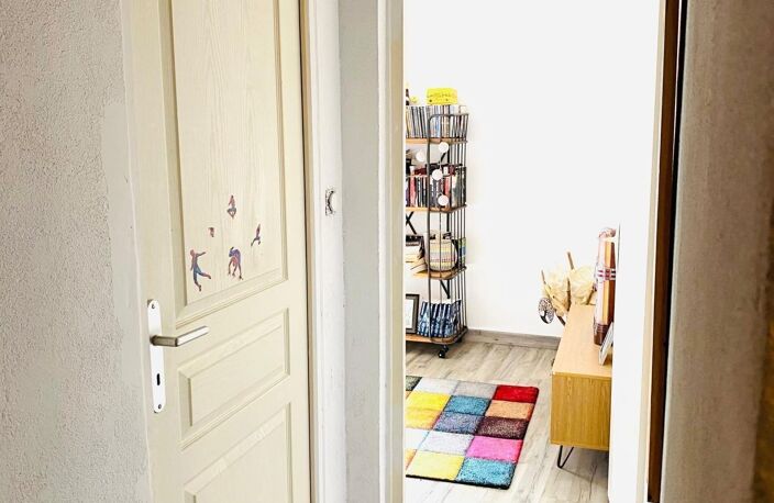 Immeuble d'habitation composé de deux logements — photo 4