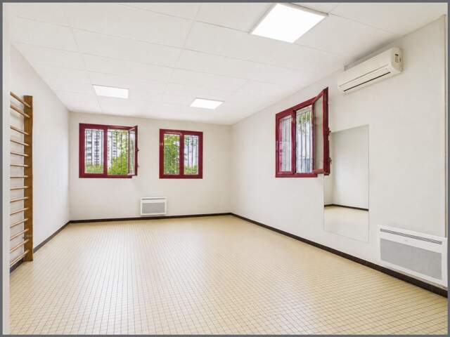 Local professionnel 108 m² au cœur de Colomiers — photo du bien