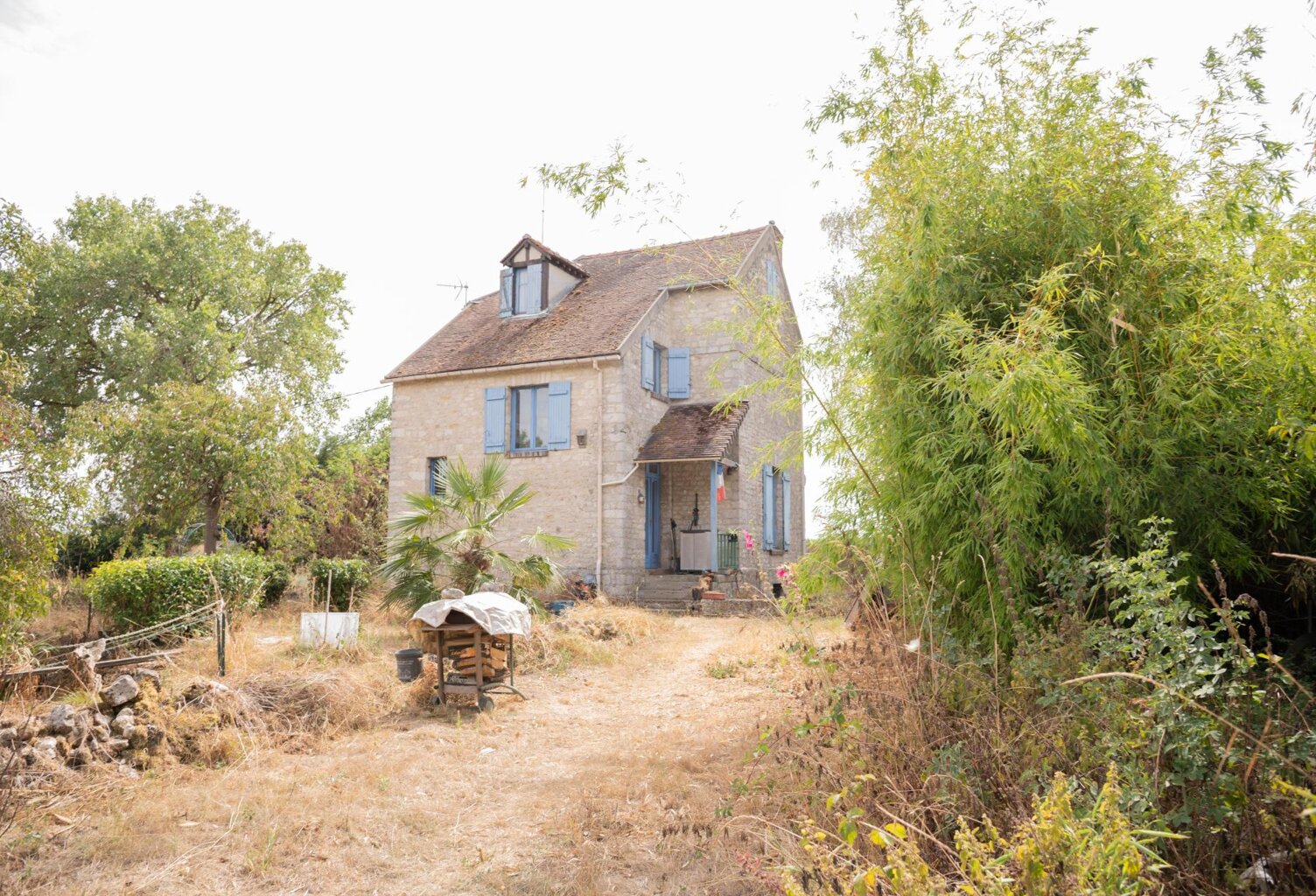 Maison forestière de 119 m² sur un vaste terrain — photo 1