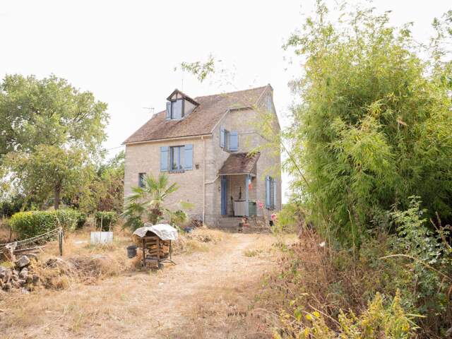 Maison forestière de 119 m² sur un vaste terrain — photo du bien