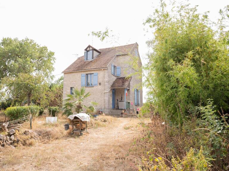 Maison forestière de 119 m² sur un vaste terrain — photo 1