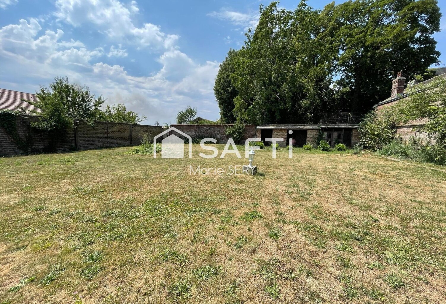 Rare sur le secteur - Terrain à bâtir proche commerces — photo 1