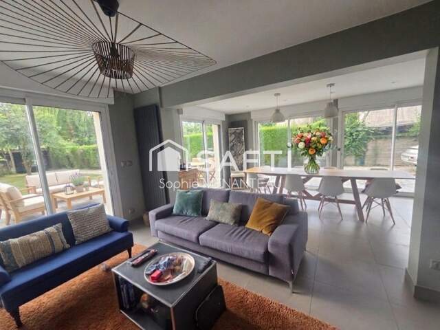 Maison de 169m2 rénovée, calme et plein Sud — photo du bien
