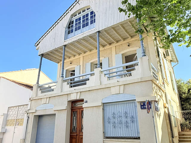Maison de Maître Art Nouveau au Grau-du-Roi I Rive Droite, 175 m², Cour Intime & Loggia d’Apparat — photo du bien