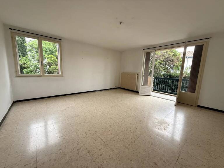 Nîmes centre, quartier Marronniers, T4 au 1er av. ascenseur, 85m2, 3 chs, terrasse, balcon & parking — photo 1