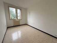 Nîmes centre, quartier Marronniers, T4 au 1er av. ascenseur, 85m2, 3 chs, terrasse, balcon & parking — photo 4