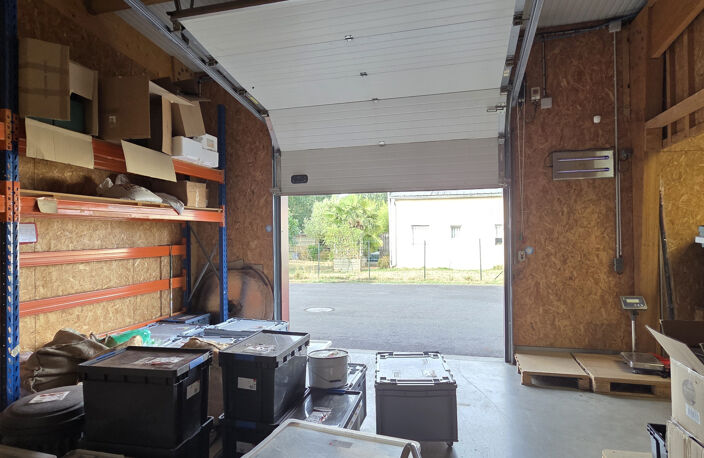 LOCAL D'ACTIVITE A VENDRE 25 MN ANGERS NORD — photo 2