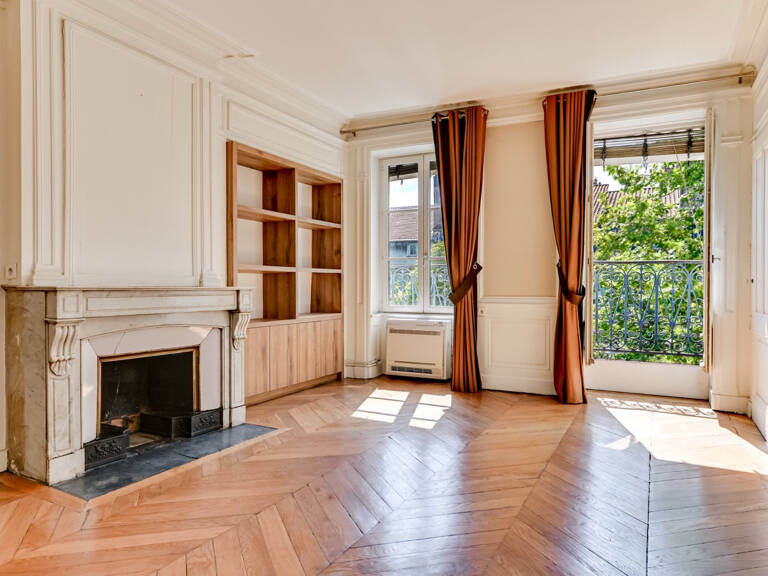 Lyon 6 - FOCH: Un appartement dernier étage, 2 chambres, 103 — photo 1