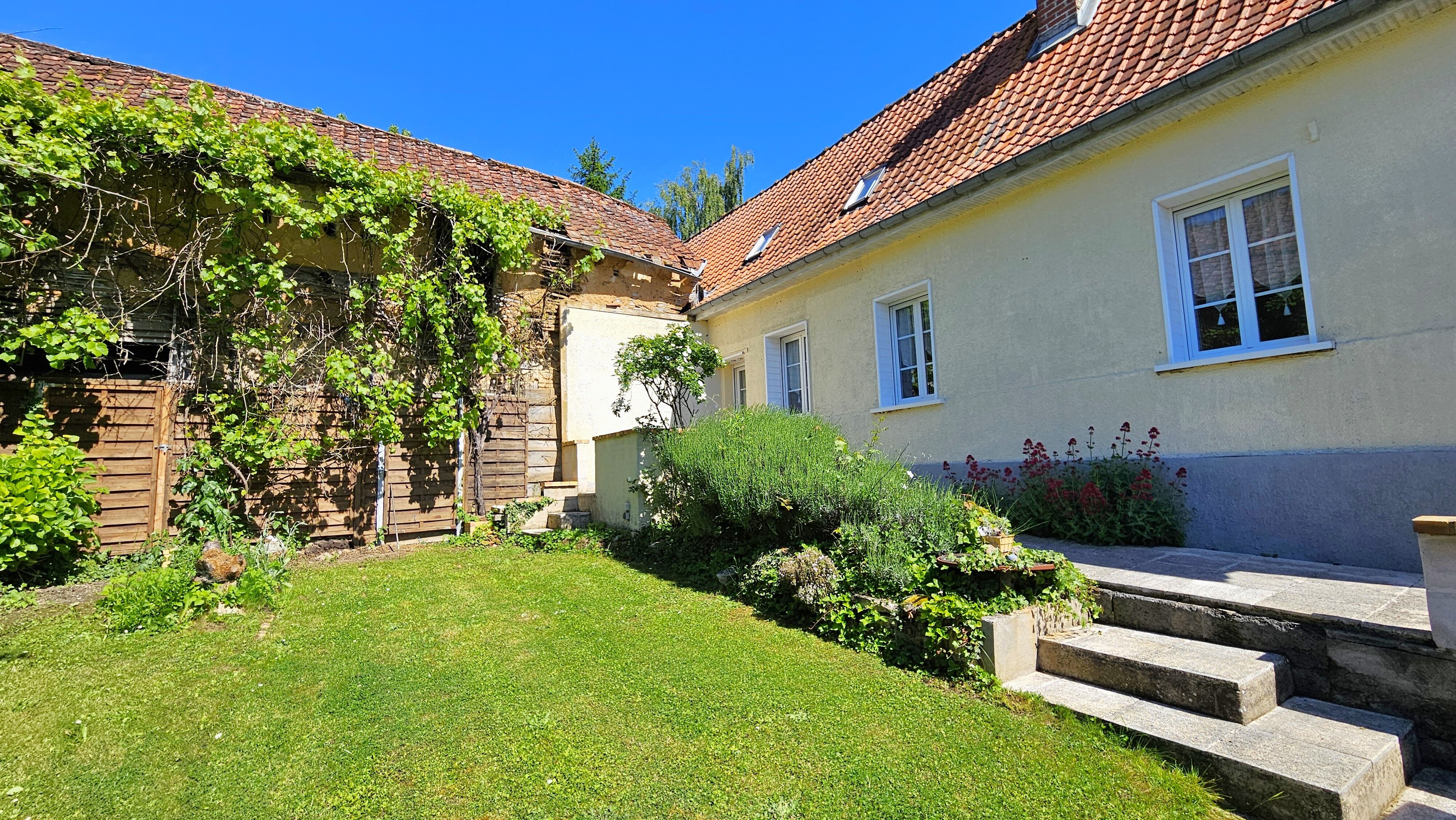 Maison 100m², deux chambres, grand jardin et possibilité extension