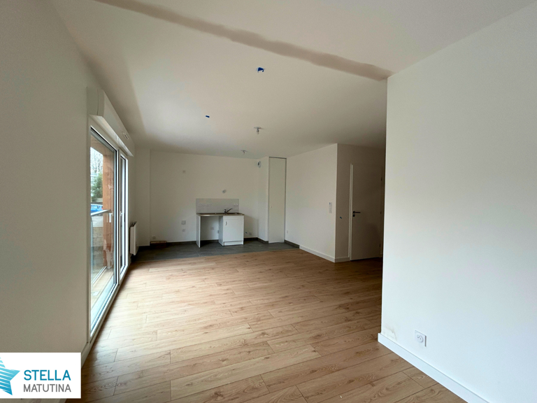 À LOUER — Grand studio neuf de 38 m² centre ville de La Roche-sur-Yon — photo 1