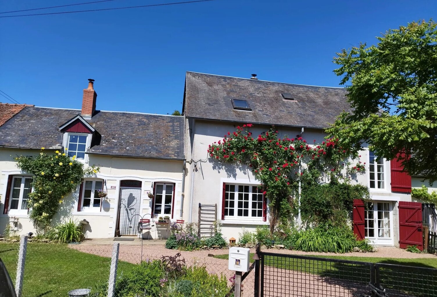À vendre à Alluy (58) : 2 maisons et un gîte — photo 1