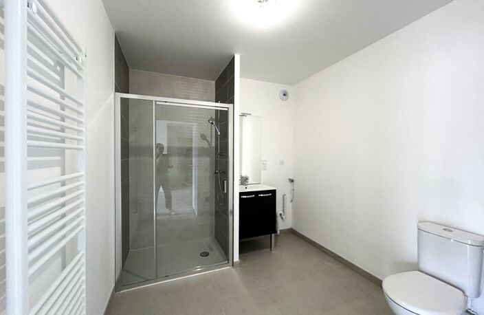 À LOUER – T2 neuf de 41 m² avec balcon CENTRE VILLE de La Roche-sur-Yon — photo 2
