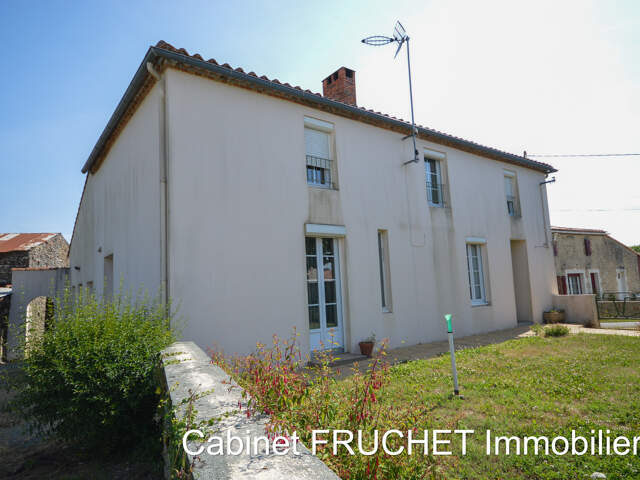 MOUCHAMPS - Jolie maison de campagne avec terrain et dépenda — photo du bien