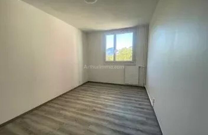 GRENOBLE sud, 5 pièces + cuisine, refait à neuf. — photo 5