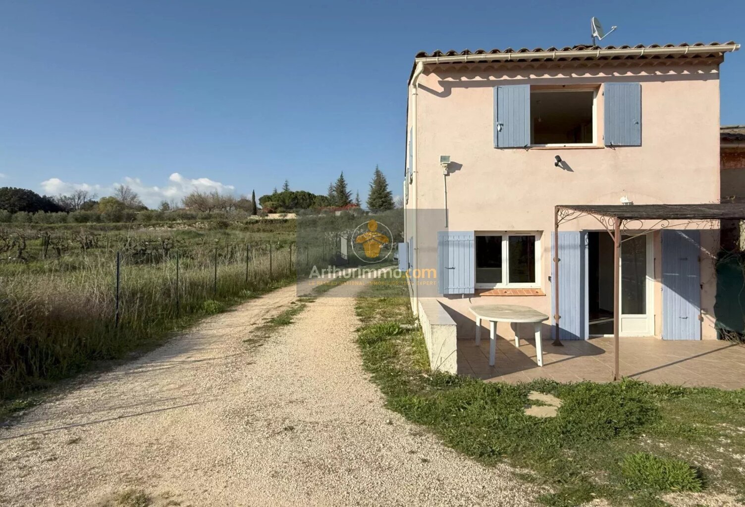 Maison lumineuse de 95 m² à Apt avec vue dégagée — photo 1