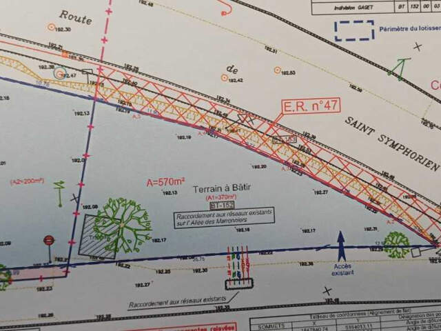 CORBAS   TERRAIN CONSTRUCTIBLE 570 m2   140 000 EUR — photo du bien