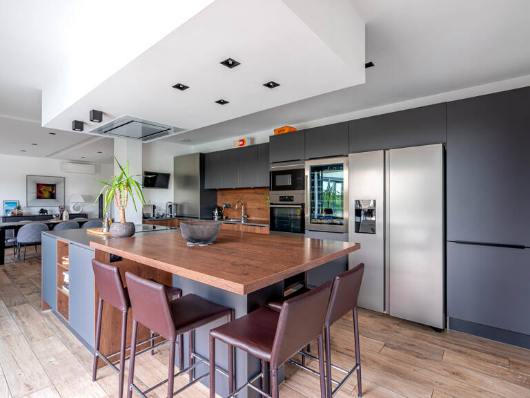 Maison contemporaine 4 chambres La Tour de Salvagny — photo 1