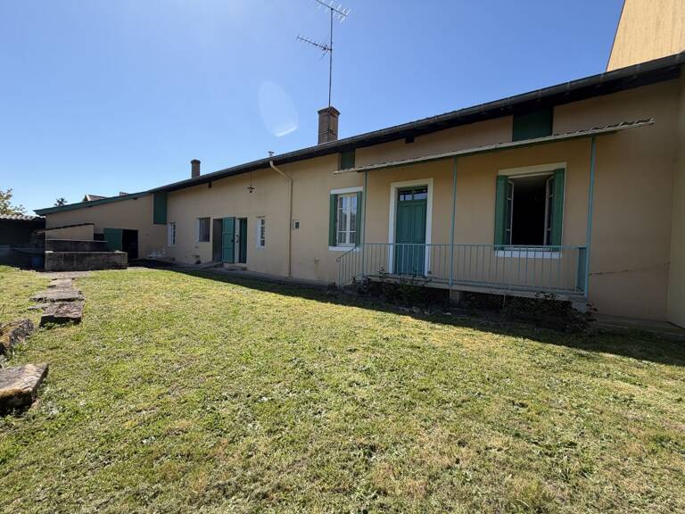 Maison avec jardin — photo 1