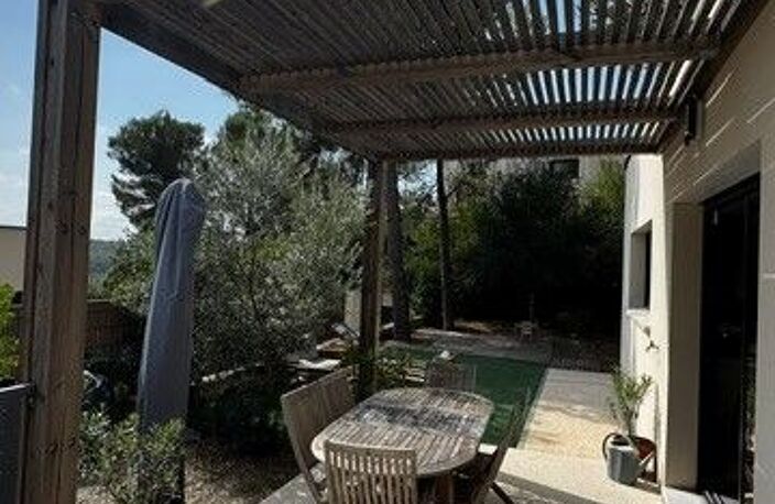 Villa — photo 2