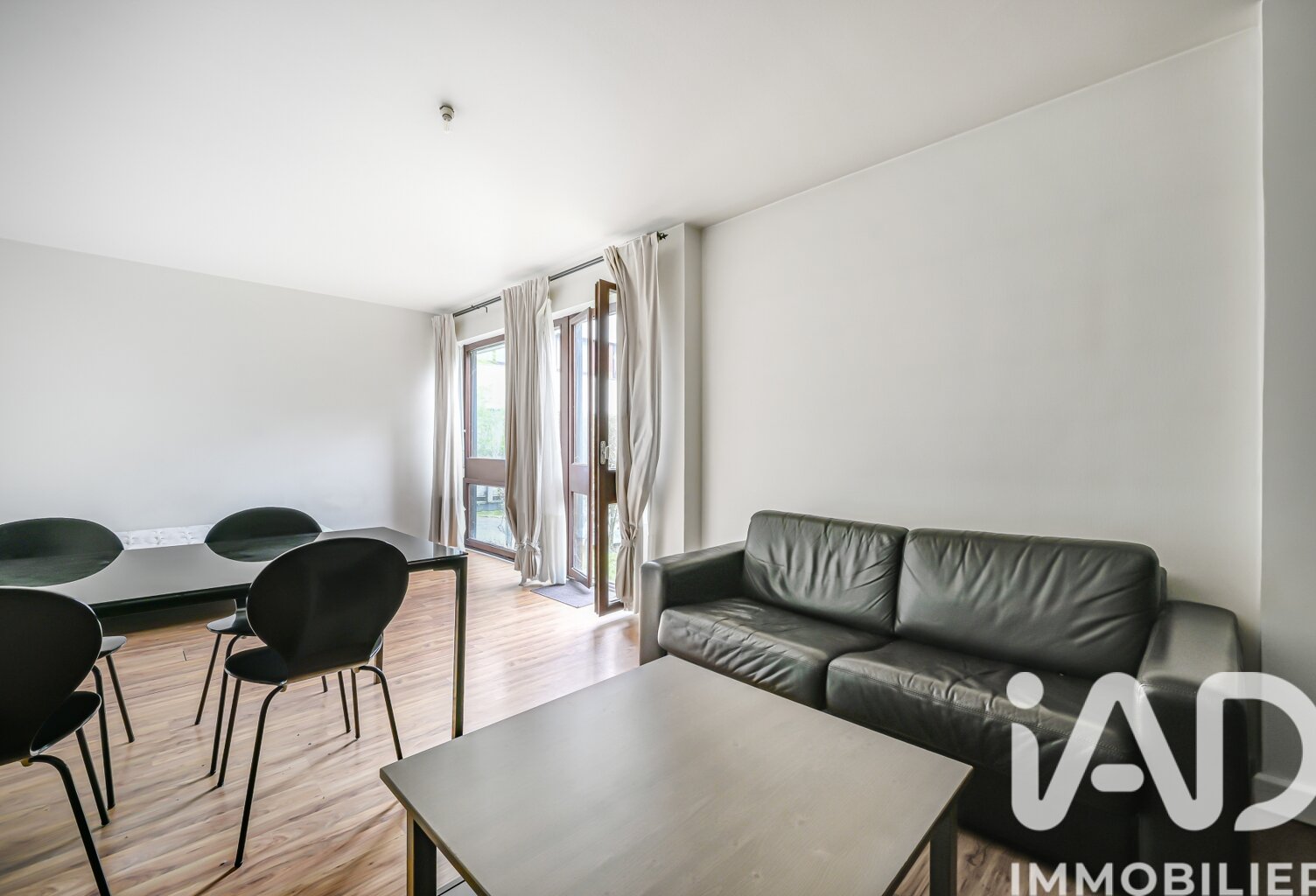 Vente Studio 1 pièce — photo 1
