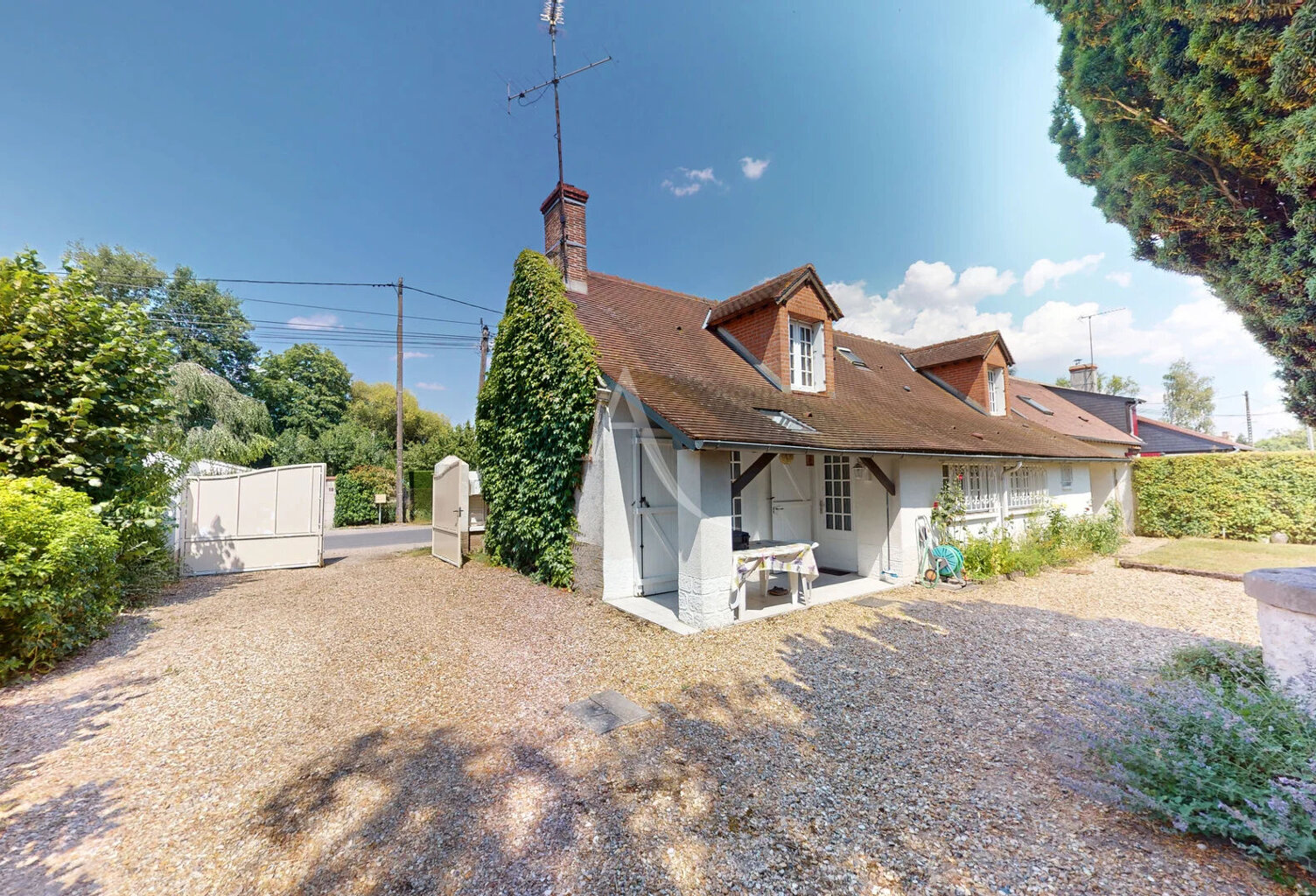 Maison 5 pièces avec grand terrain au calme à Vrigny — photo 1