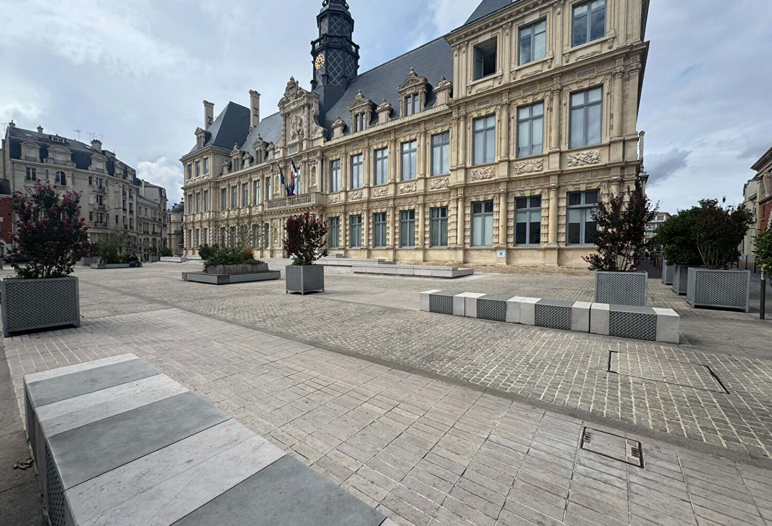 Appartement Reims T1BIS de 35.81 m2 - HOTEL DE VILLE — photo 1