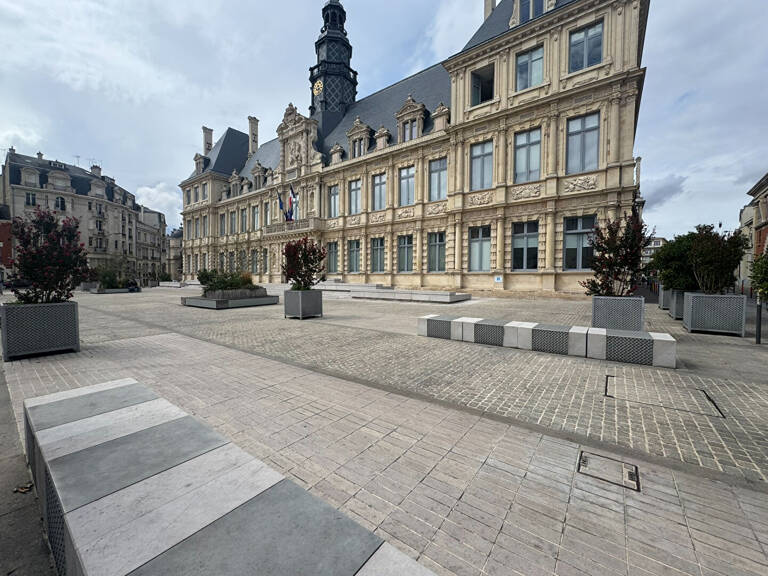 Appartement Reims T1BIS de 35.81 m2 - HOTEL DE VILLE — photo 1