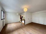 Appartement Reims T1BIS de 35.81 m2 - HOTEL DE VILLE — photo 4