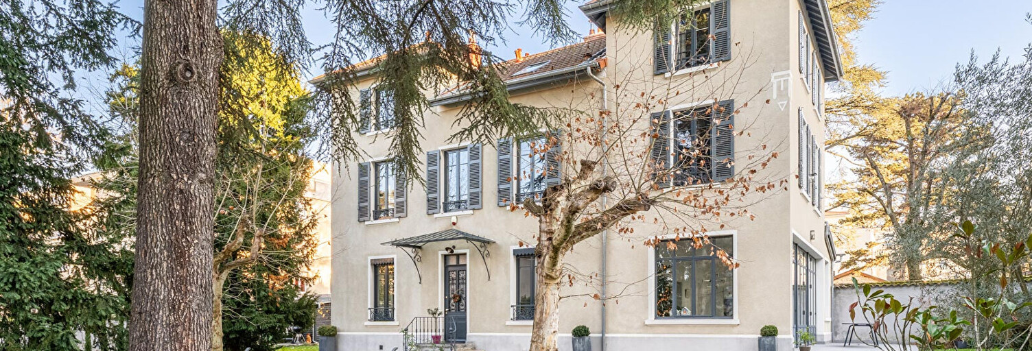 Maison 10 Pièces 307 m² à vendre à Caluire-et-Cuire (69300)