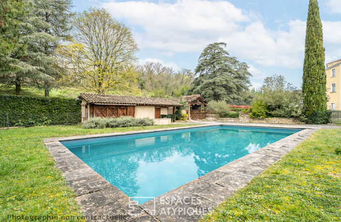 Maison de caractère rénovée avec jardin au sein d'une propriété du XIXe siècle — photo 4