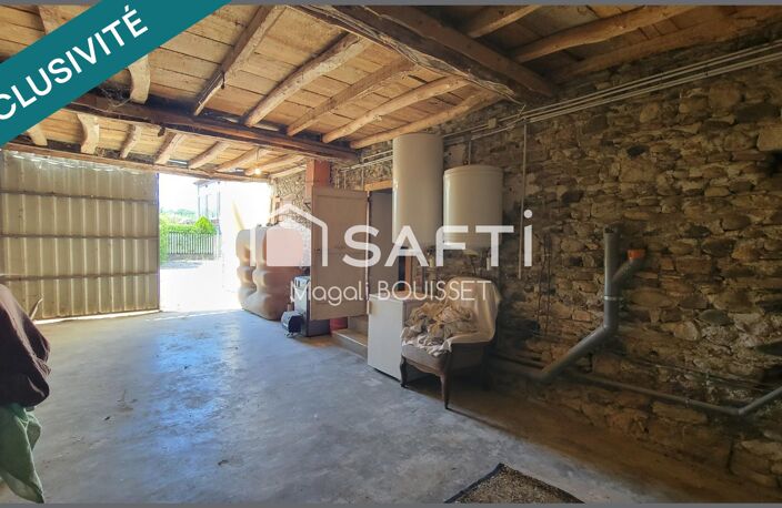 Maison T6 de 172m², cinq chambres dont une en rez-de-chaussée et sa salle d'eau. Une grange attenante et grenier, jardin et terrasse. — photo 2