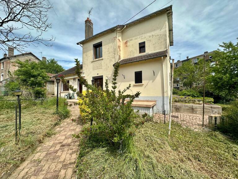 Maison individuelle avec 3 chambres, à rénover — photo 1