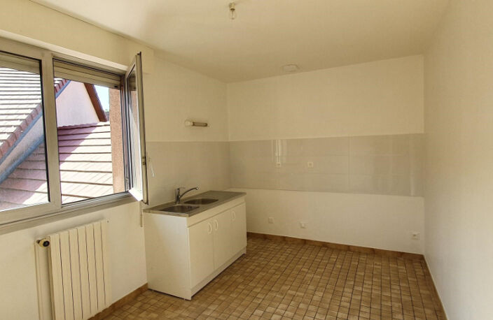 A  louer   T5 centre ville POLIGNY — photo 2