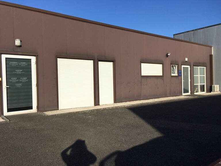 Local professionnel de 48 m² environ — photo 1