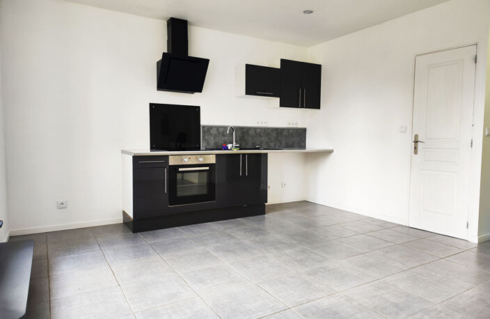 Appartement Laissac Séverac L Eglise 2 pièce(s) MEUBLE 37.30 m² - Grande terrasse — photo 2