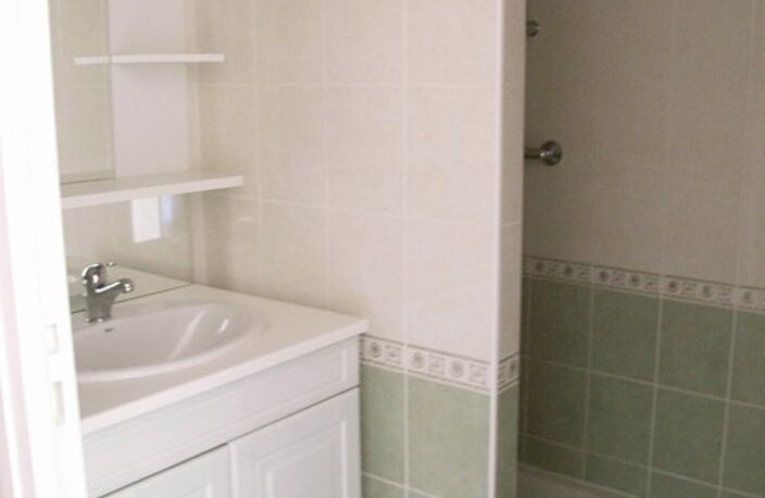 Appartement RIGNAC - 2 pièce(s) - 51.51 m² - Balcon 6 m² - Parking privatif — photo 3