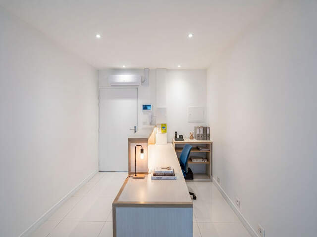 Centre médical - Local médical / paramédical / bien-être d'une superficie de 78m² en RDC + grand parking — photo du bien