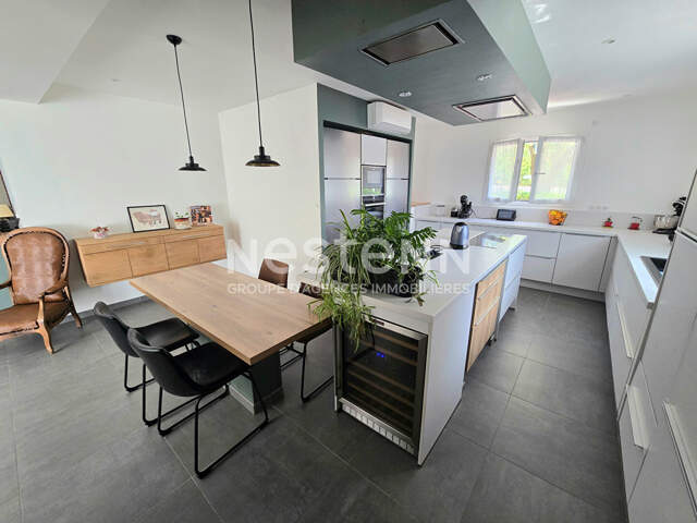 Toulouse Pouvourville 31400 maison T6 de 213 m² -terrain de 271 m²  - toit terrasse de 67m² avec parking — photo du bien