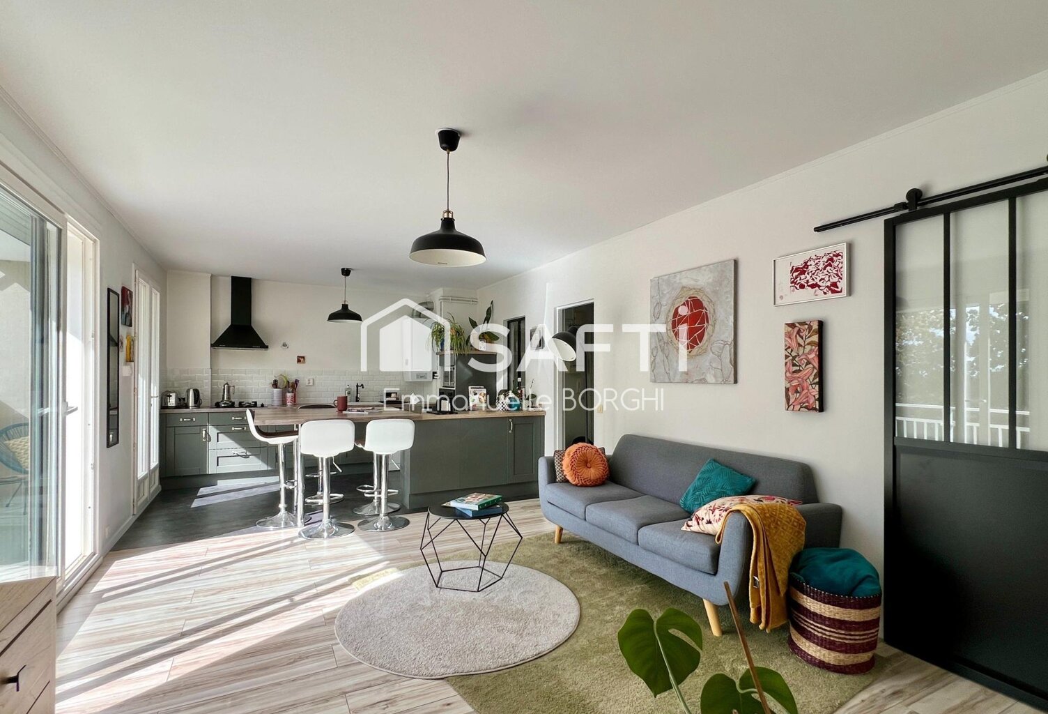 Appartement 4 chambres, balcon, parking — photo 1