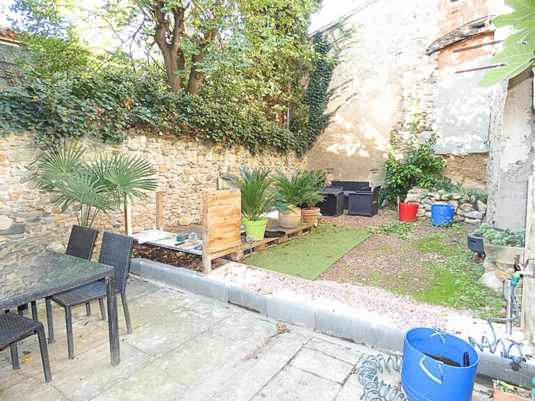 Maison de village 160m² avec cour, terrasse et grand garage — photo 1