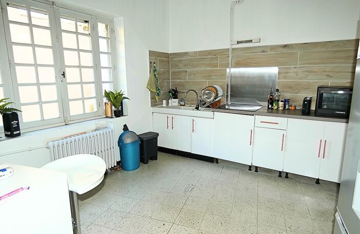 Maison de village 160m² avec cour, terrasse et grand garage — photo 2