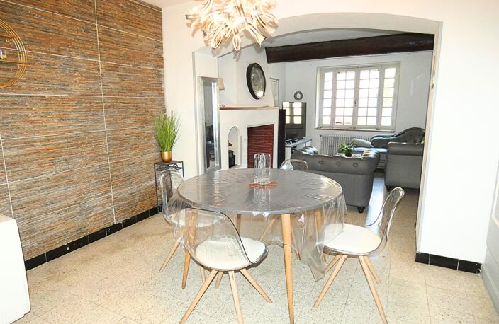 Maison de village 160m² avec cour, terrasse et grand garage — photo 3