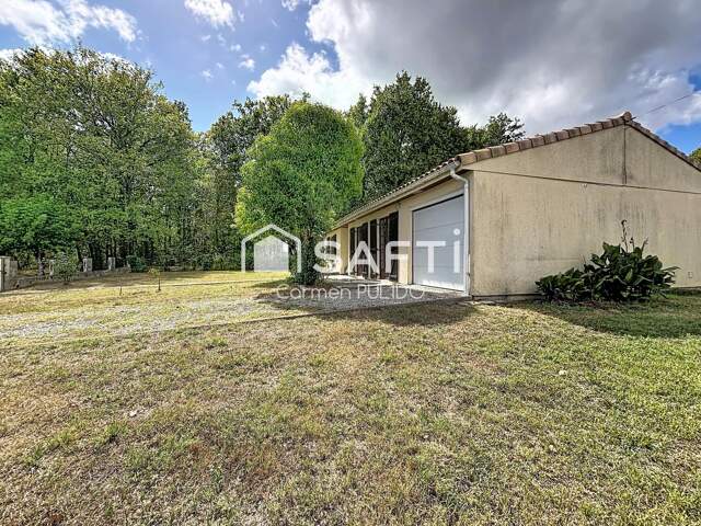 Maison de plain-pied : 2 chambres, un bureau, garage, grand terrain — photo du bien