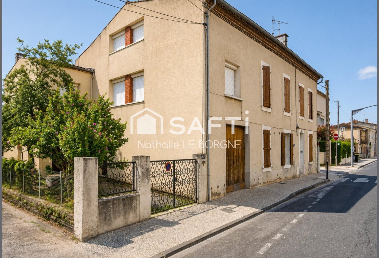 Ensemble immobilier maison + immeuble + terrain — photo 1