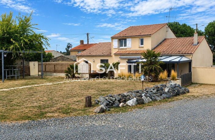 Maison 4 chambres sur 10517 m2 de terrain — photo 3