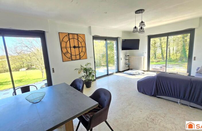 Maison rénovée avec volumes, dépendances et cadre nature — photo 4